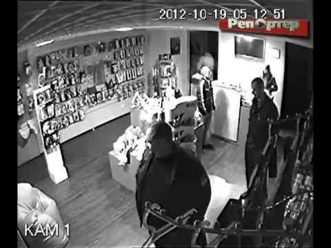 В Самаре разыскивают грабителей интим-магазина (видео)