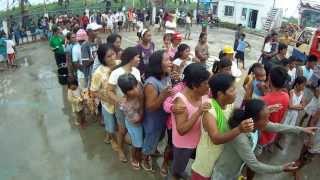 preview picture of video 'Relief Distribution at Luya Medellin, Cebu, 11-23-2013'