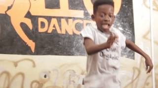 ALLO DANNY AND ALLO JET DANCE TO SOLO REMIX