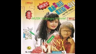 Download lagu JOHNY ISKANDAR  --  RAFTA GADIS PONTIANAK mp3