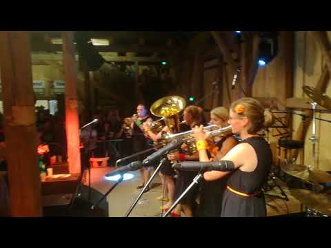 Brassessoires: Alte Kameraden beim Woodstock der Blasmusik 2018