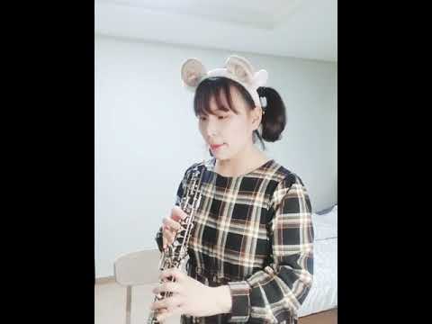 Santa tell me🎅-Ariana grande  Cover by Oboe for a live