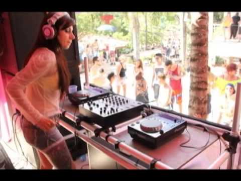 Dj Lara Zangaro na Tetris