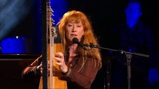 Loreena McKennitt : She moved trough the fair