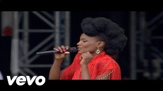 Noisettes - Never Forget You (Live at V Festival, 2009)