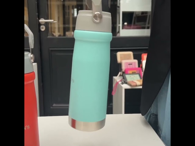 Vídeo relacionado con Cinereplicas - Botella isotérmica Looney Tunes 500ml Acero inoxidable - Licencia Oficial