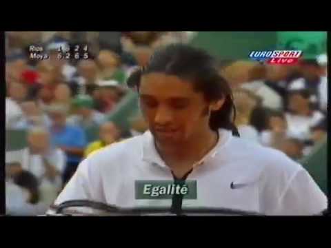 Suave toque de Marcelo Ríos para evitar un Match Point