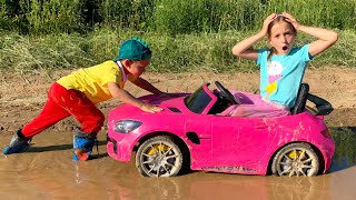 Download lagu Tractor stuck in the mud - Sofia and Max ride on children's car mp3