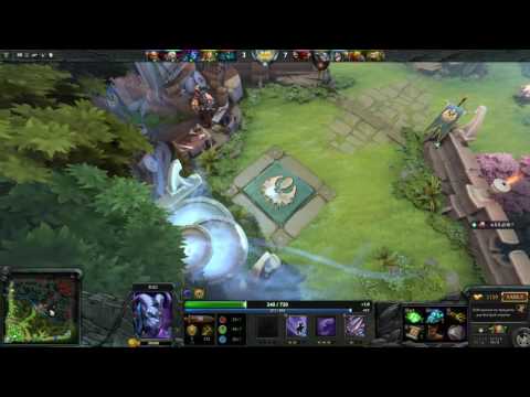 Dota 2 Bounty Hunter chases Phantom Assasin