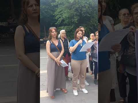 Adana Kadın Platformu, Rahmi Koç'un Irkçı ve Cinsiyetçi Söylemlerini  Alanlara Çıkarak Kınadı.