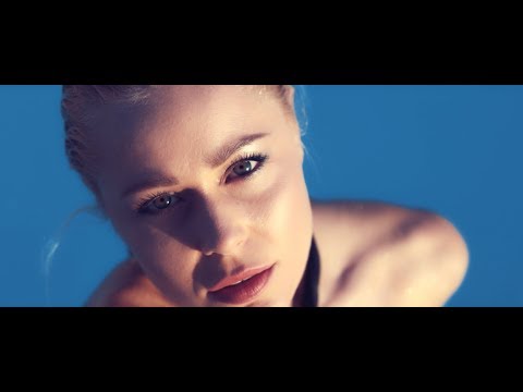 Victoria Loba ft. Marga Sol, Darles Flow - FEEL IT (Official Video)