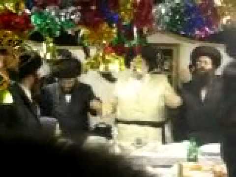 Spinka Rabbi zt"l @ simches Beis hashoiva in sika