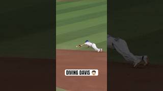 DIVING DAVIS SCHNEIDER ???????? #MLB #Toronto #BlueJays