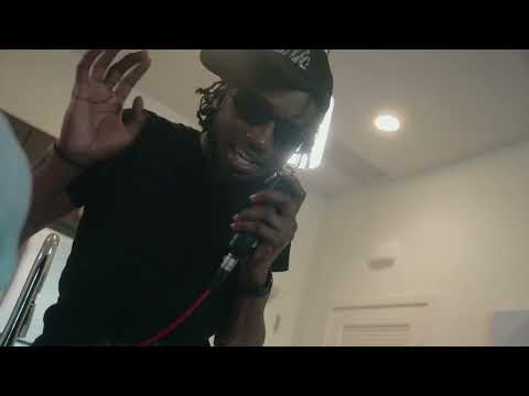 Big Ligiee - Aint Gangsta (Official Video)