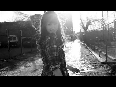 Lucy Schwartz　Feeling of Being (lyrics)