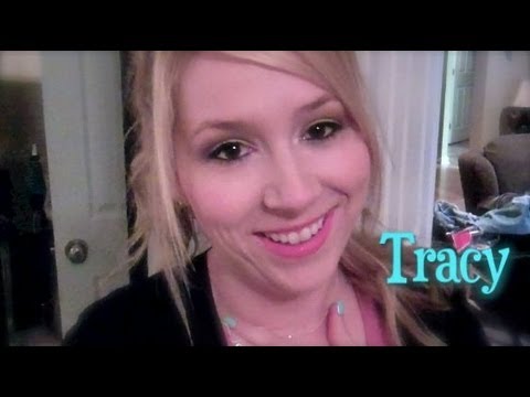 TheTracyVlogs - Vlogidays Day 12: Why do they squish it?!
