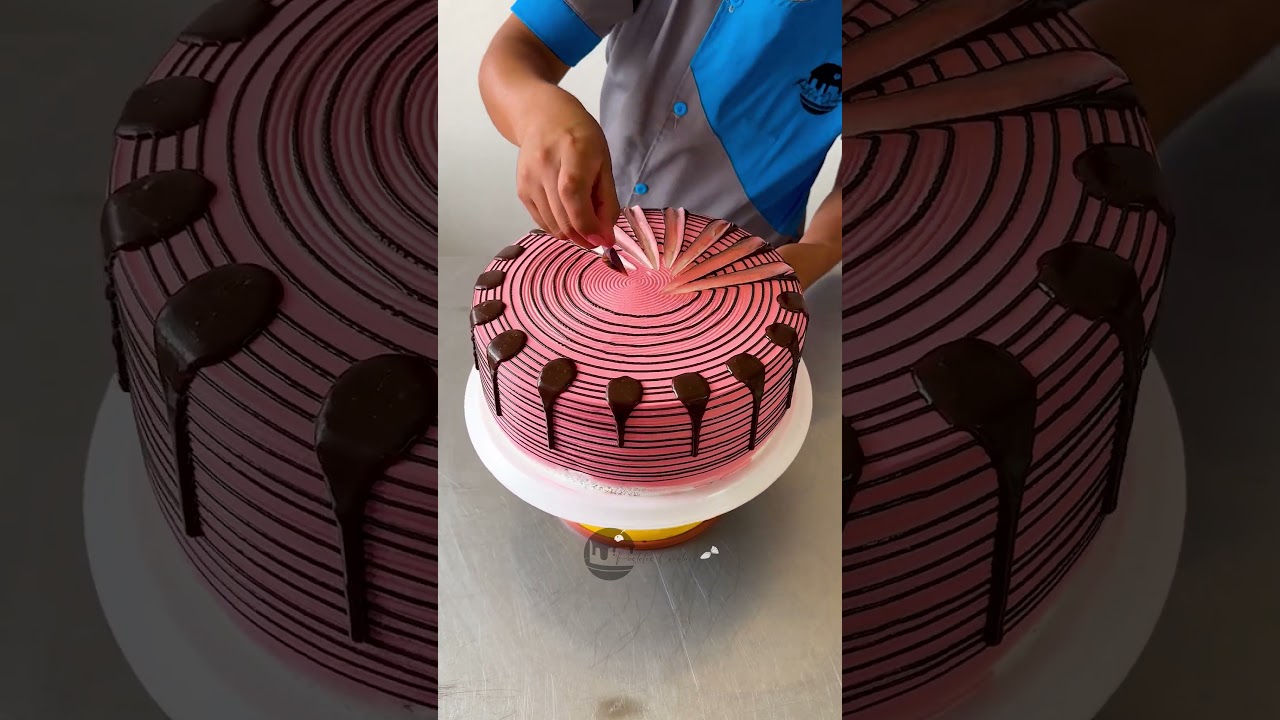 tutorial to decorate cakes with chantilly roses