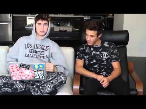 READING HATE COMMENTS |  Cameron Dallas