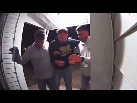 Drunk guys takes out pizza slicer instead of keys then fell on the floor.