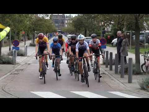 Wegkoers U15 Hoboken 18/09/2022  Giel De Nul verslaat zijn 3 medevluchters in de sprint