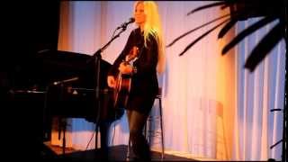 Nilla Nielsen - Så nära  (Live in Vaerlöse 2013)