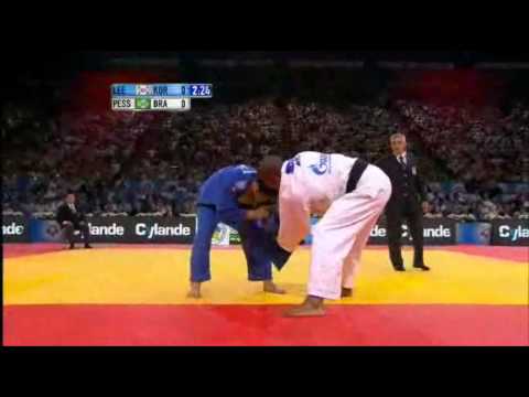 JUDO 2011 World Championships: Kyu-Won Lee (KOR) - Hugo Pessanha (BRA)