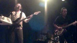 Los Secretos "Dos caras distintas" y "Un poco de mi voz"