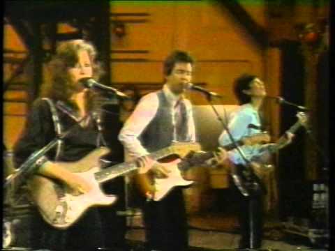 Bonnie Raitt - Me and The Boys - Fridays 3-12-1982