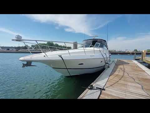 Cruisers-yachts 4370-EXPRESS video