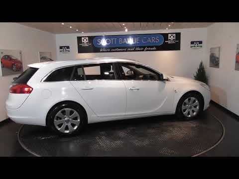 YY61 FFU   White Insignia Estate