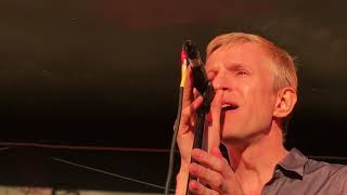 Jay-Jay Johanson – So Tell the Girls that I’m Back In Town (live)