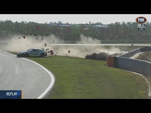 Porsche Carrera Cup Australia 2018. Race 2 Hidden Valley Raceway. Start Big Crashes