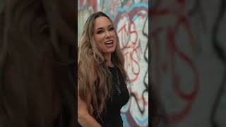 Tres Besitos cumbia moderna llena de ritmo, picardía y alegría #Cumbia #MirlaAvila #NuevaMúsica