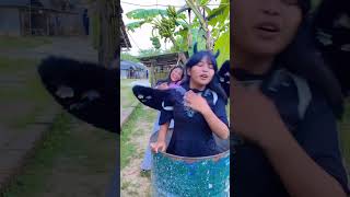Download lagu Peri Hitam Dikejar Peri Cantik🫣 mp3