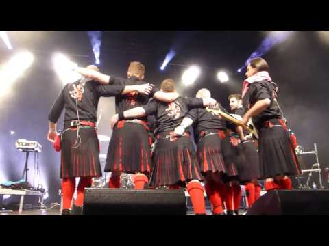 Red Hot Chilli Pipers - We Will Rock You/Auld Lang Syne/Zugabenblock - Wiesbaden 8.11.16