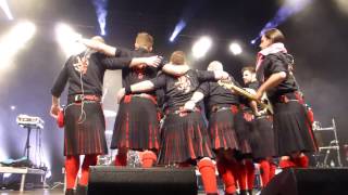 Red Hot Chilli Pipers - We Will Rock You/Auld Lang Syne/Zugabenblock - Wiesbaden 8.11.16