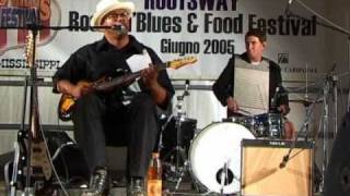 K. M. Williams - The Train Keeps A'Rollin'(Live)