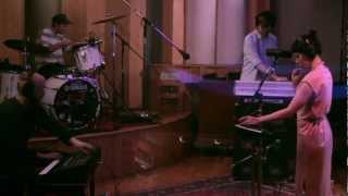 Little Dragon - Little Man (Yours Truly Session)