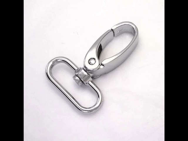 Vídeo relacionado con KACCDE Colgantes de cadena para hombres y mujeres, llaveros universales de metal para deportes al aire libre y recreaciones, aleaciones, óvalos, mosquetón