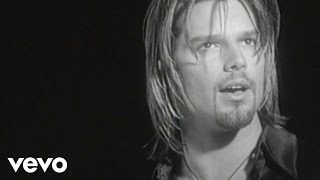 Ricky Martin - Fuego de Noche, Nieve de Día (Video Oficial Remastered)