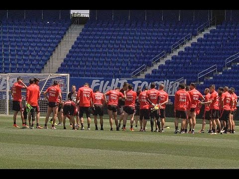 Los chilenos Arturo Vidal y Marcelo Díaz se preparan para la final ante Argentina