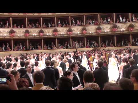 Vienna Opera Ball   2011    parade of the Debutantes