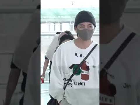 Taehyung answer on dating rumours with Jennie 😌