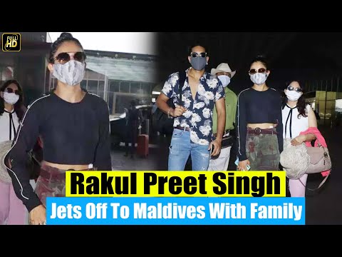 Beautiful Rakul Preet Jets Off With Family, Wishes Happy Diwali To Photographers