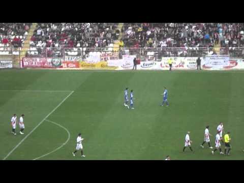 Rayo Vallecano - Granada J.29 13/03/2011 Gol de Dani Benitez de falta directa...