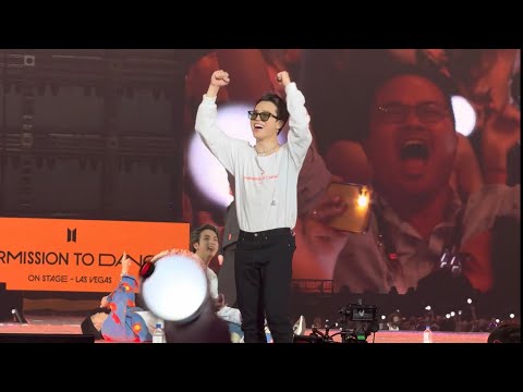 Fancam 220416 BTS react to male ARMY cheering BTS Permission to Dance PTD On Stage Las Vegas Concert