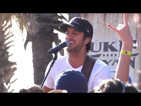 Luke Bryan - Suntan City (Official Music Video)