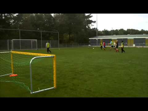 Bas voetbal jeugdkamp