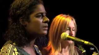 Leyla McCalla - &quot;Manman Mwen&quot; (eTown webisode #610)