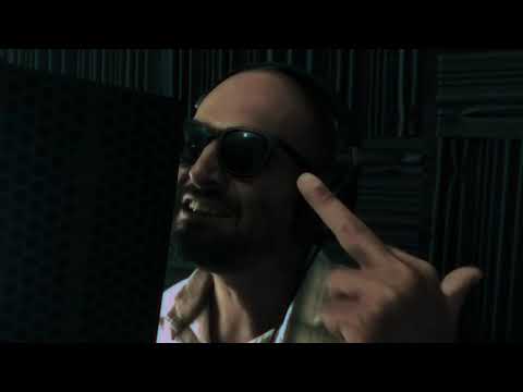 Ted Bee - Fanculo alla maggioranza (prod. Uppeach)